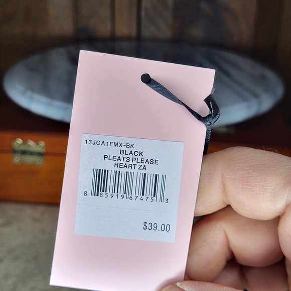 Juicy Couture Black Heart Wristlet - Picture 9 of 15